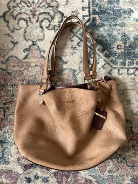 TOD'S Flower Genuine Leather Beige/Tan W/ Burgundy Interior Shoulder Bag